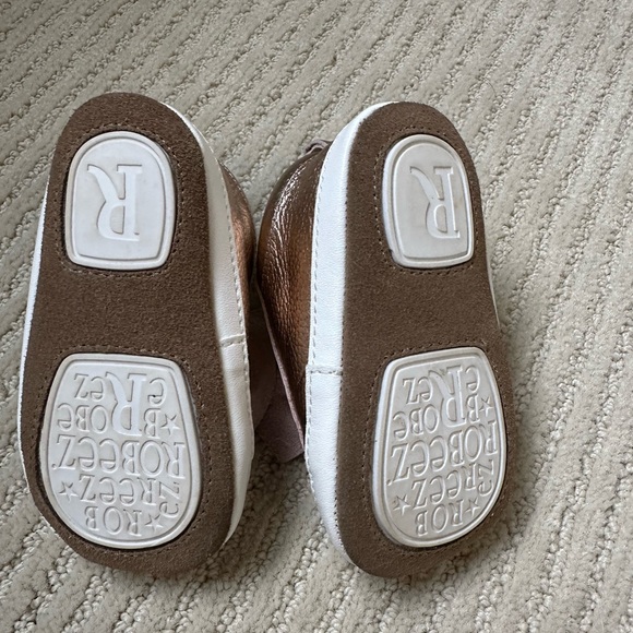 Little Robeez First Kicks - Picture 2 of 3